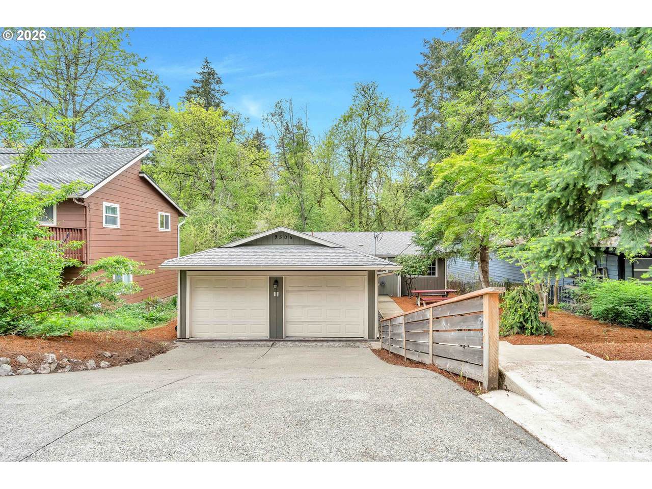 https://bt-photos.global.ssl.fastly.net/portland/1280_boomver_1_445241050-2.jpg