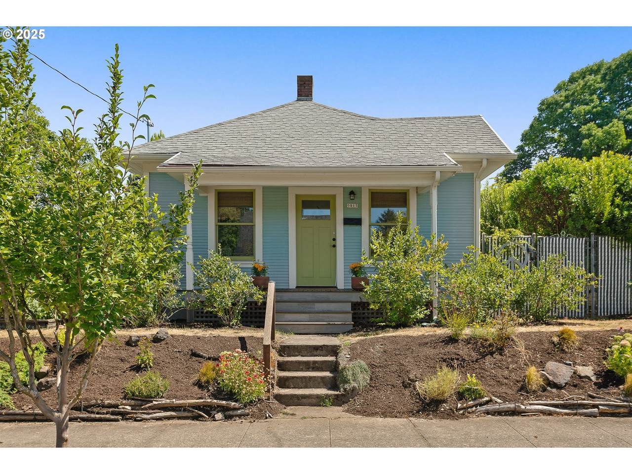 9815 Central St - Photo 1