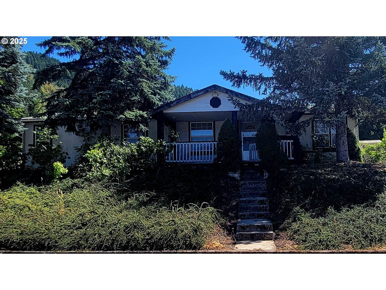 193 Clark St - Photo 1