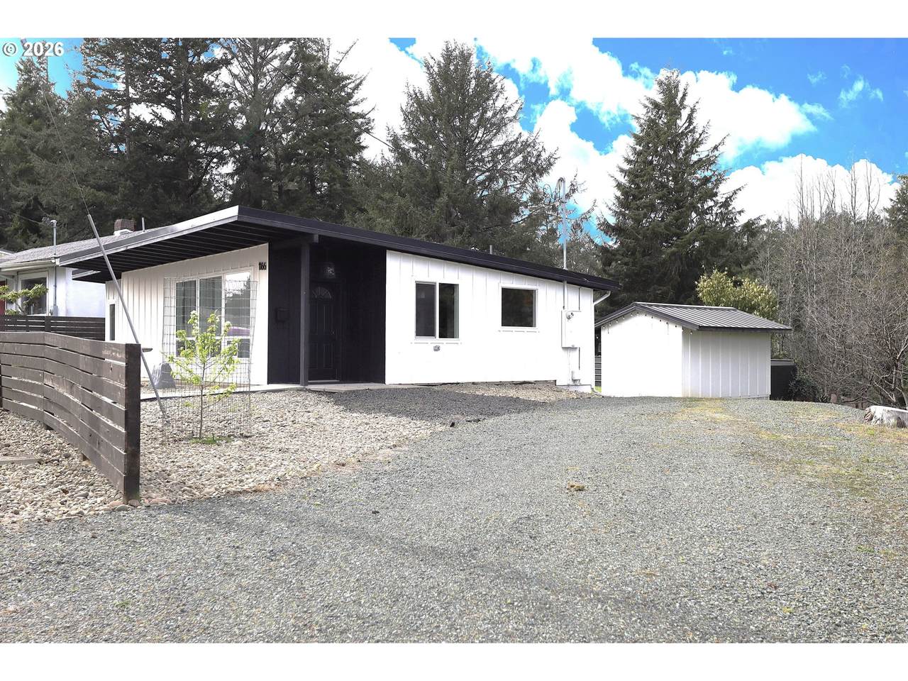 1166 Winsor Ave - Photo 1