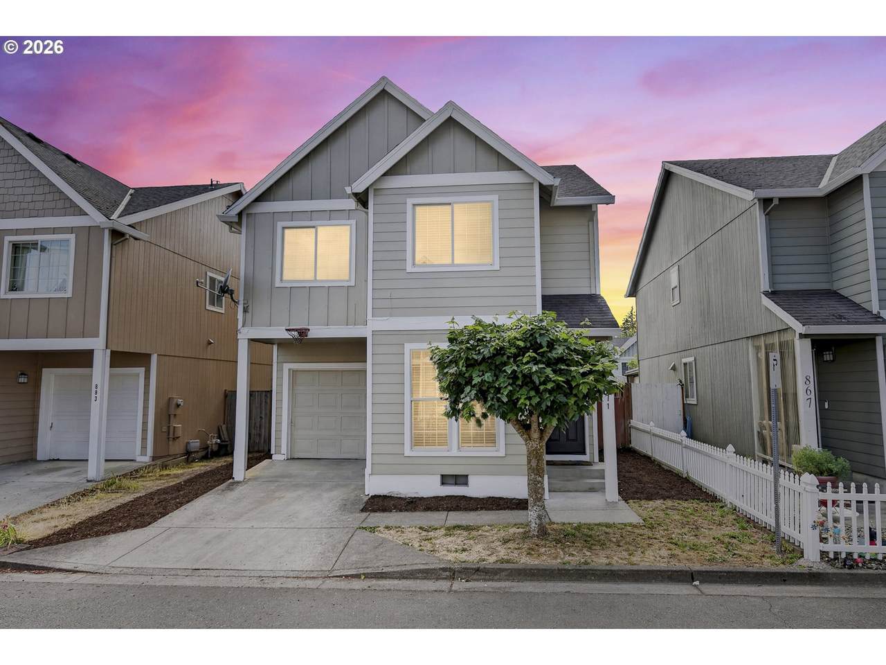 871 20TH Way - Photo 1