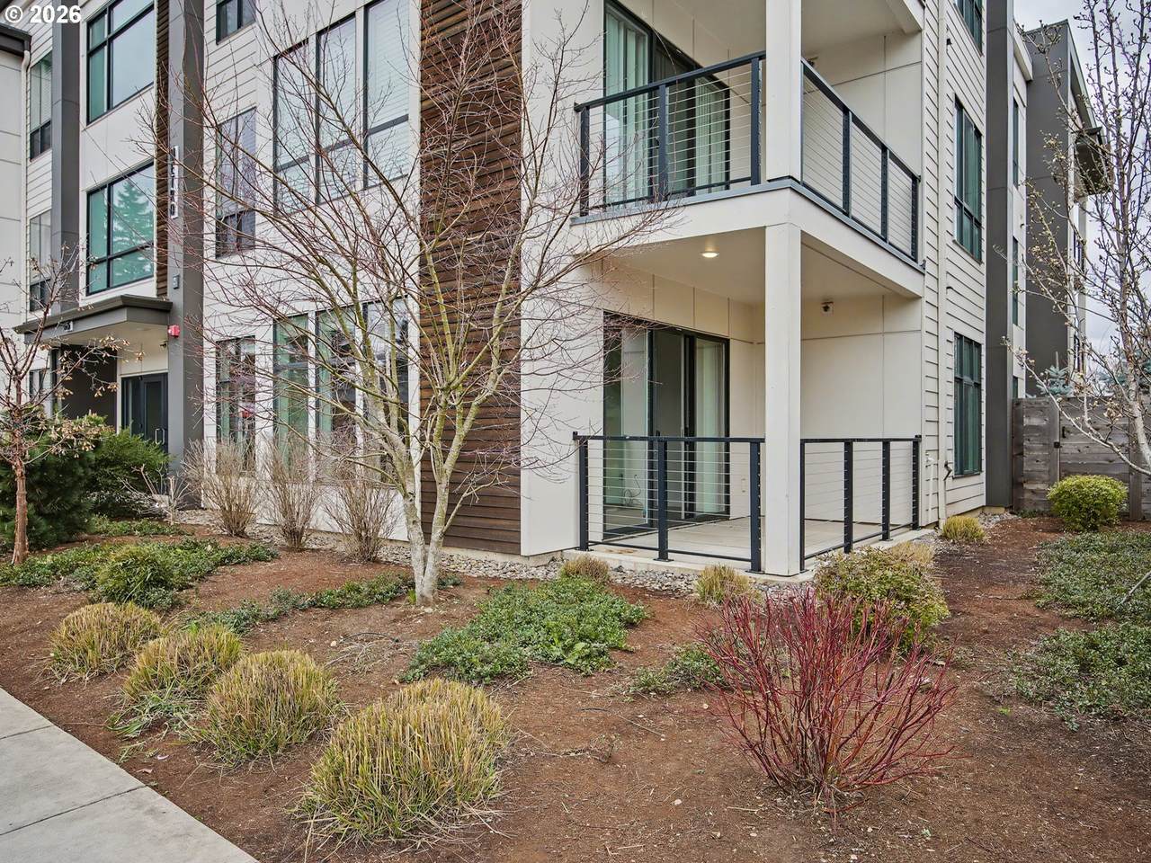 425 Bryant St - Photo 1