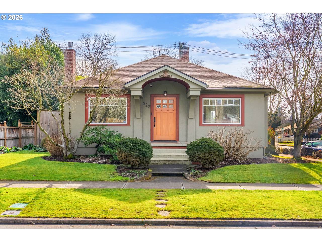 529 25TH St - Photo 1