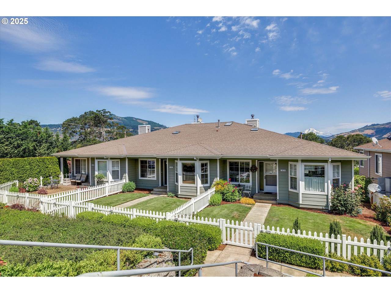 1826 Armadale Ave - Photo 1