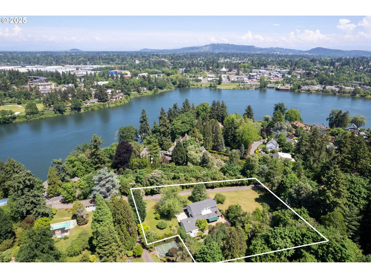 https://bt-photos.global.ssl.fastly.net/portland/1280_boomver_1_455511701-2.jpg