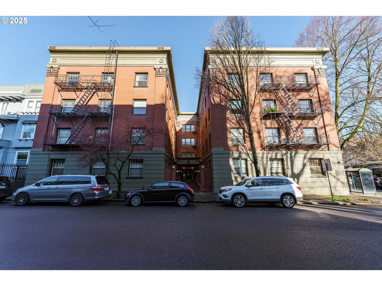 2109 Irving St - Photo 1