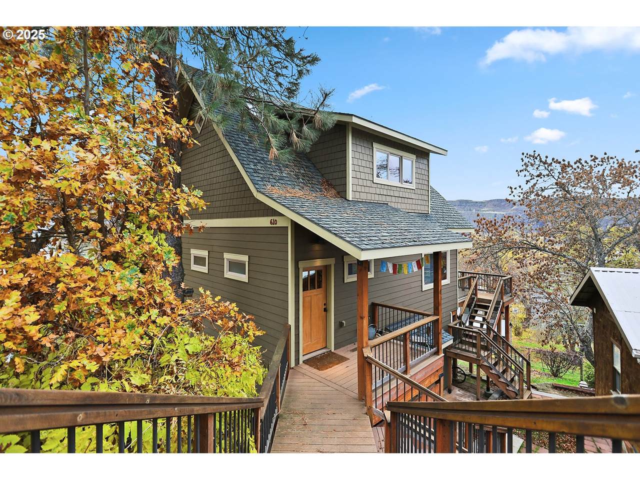 608 Columbia Ave - Photo 1