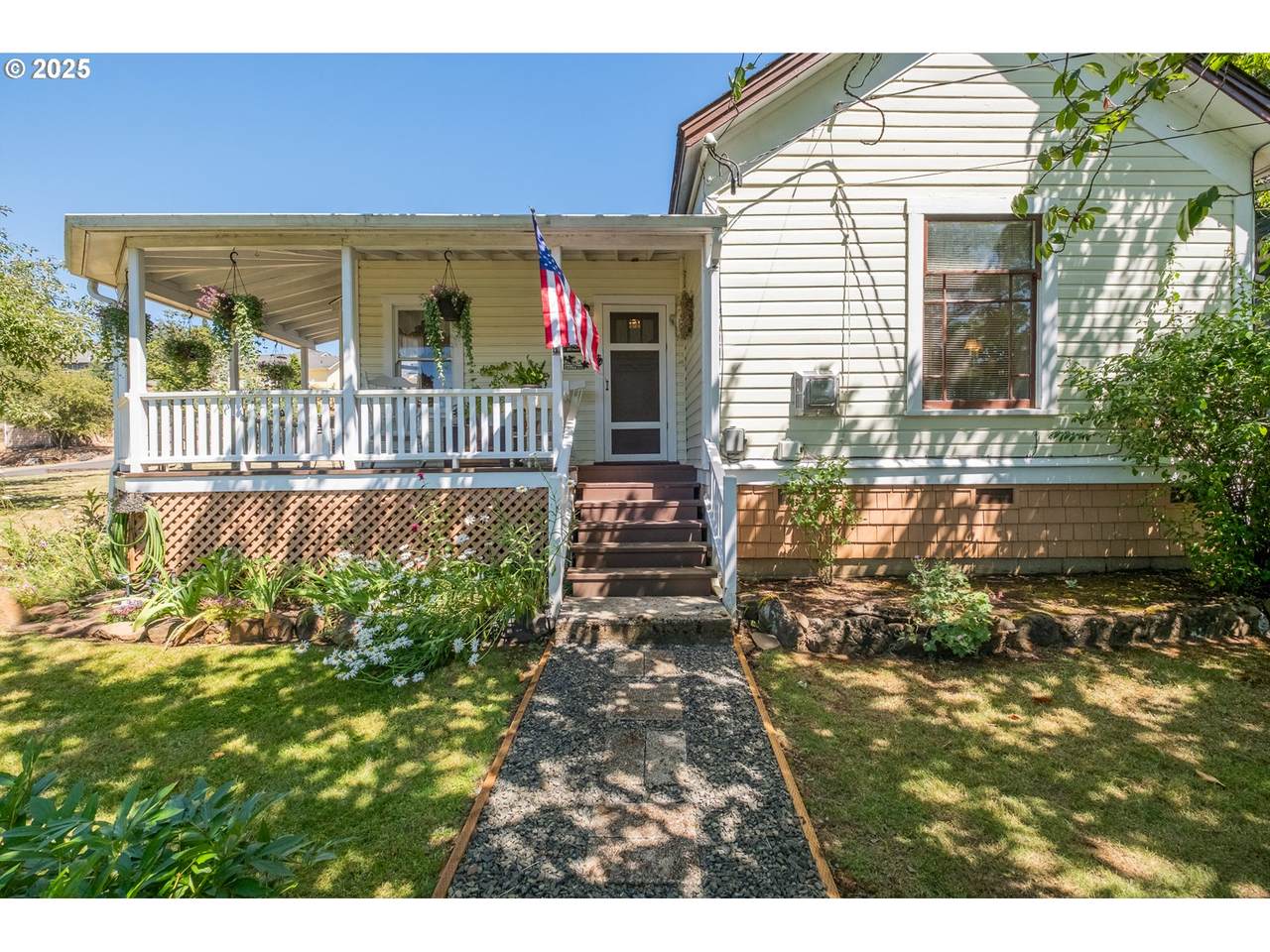 730 Main St - Photo 1