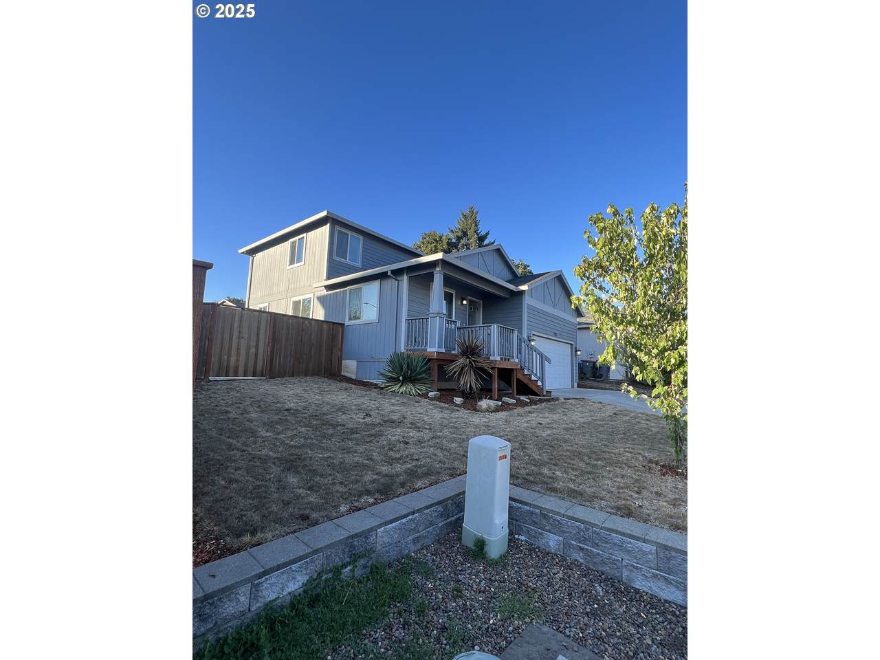 725 Joel Palmer Way - Photo 1
