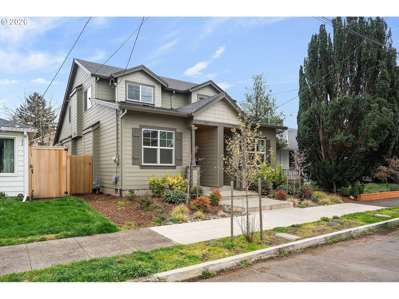 https://bt-photos.global.ssl.fastly.net/portland/1280_boomver_1_458727058-2.jpg