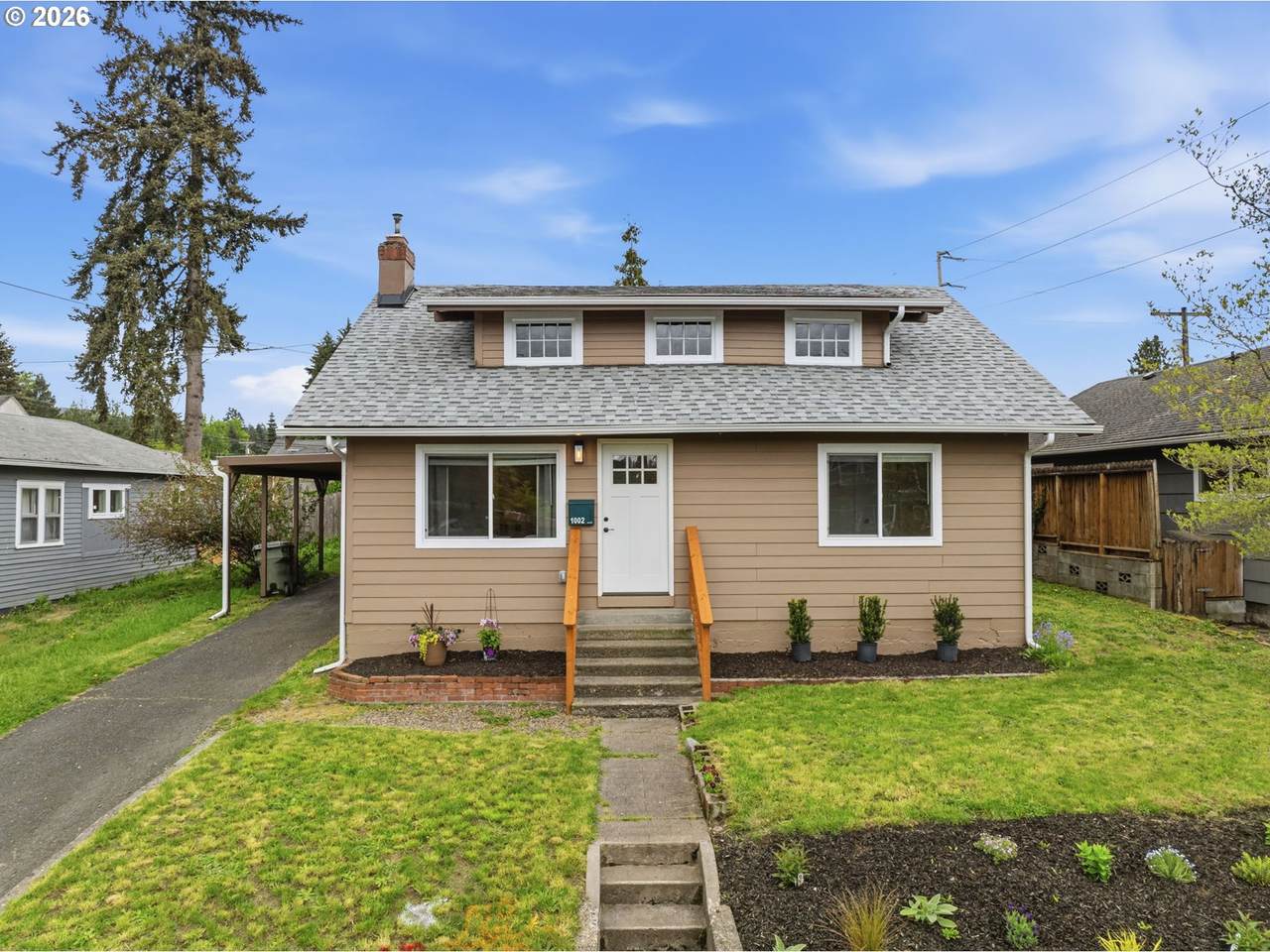 1002 6TH Ave - Photo 1