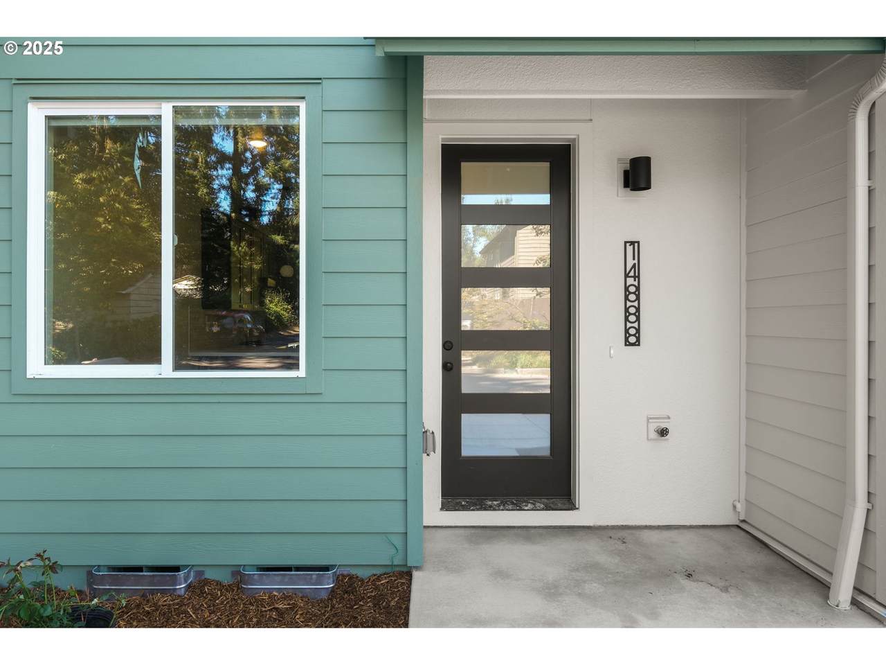 14888 Couch St - Photo 1