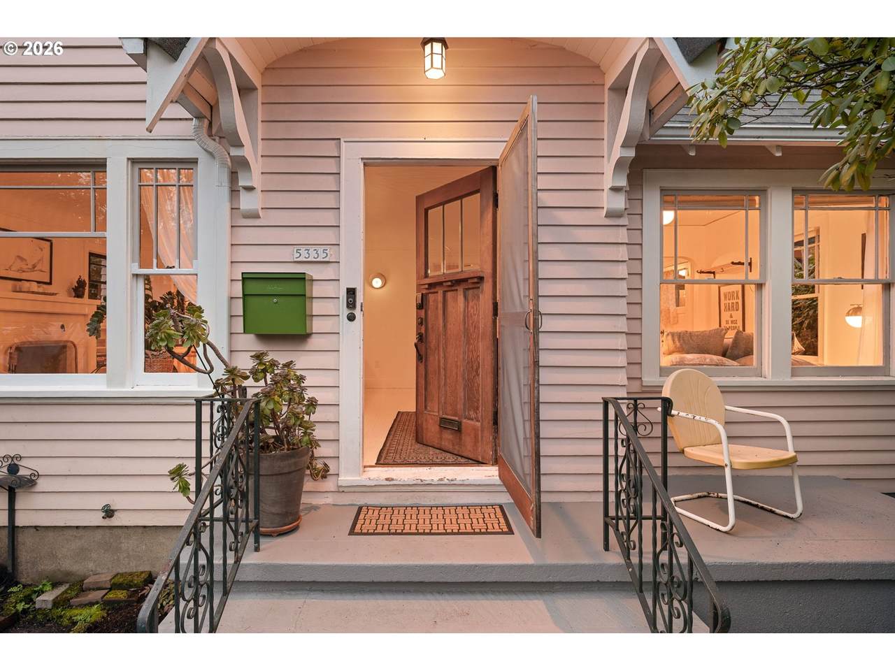 https://bt-photos.global.ssl.fastly.net/portland/1280_boomver_1_464463751-2.jpg