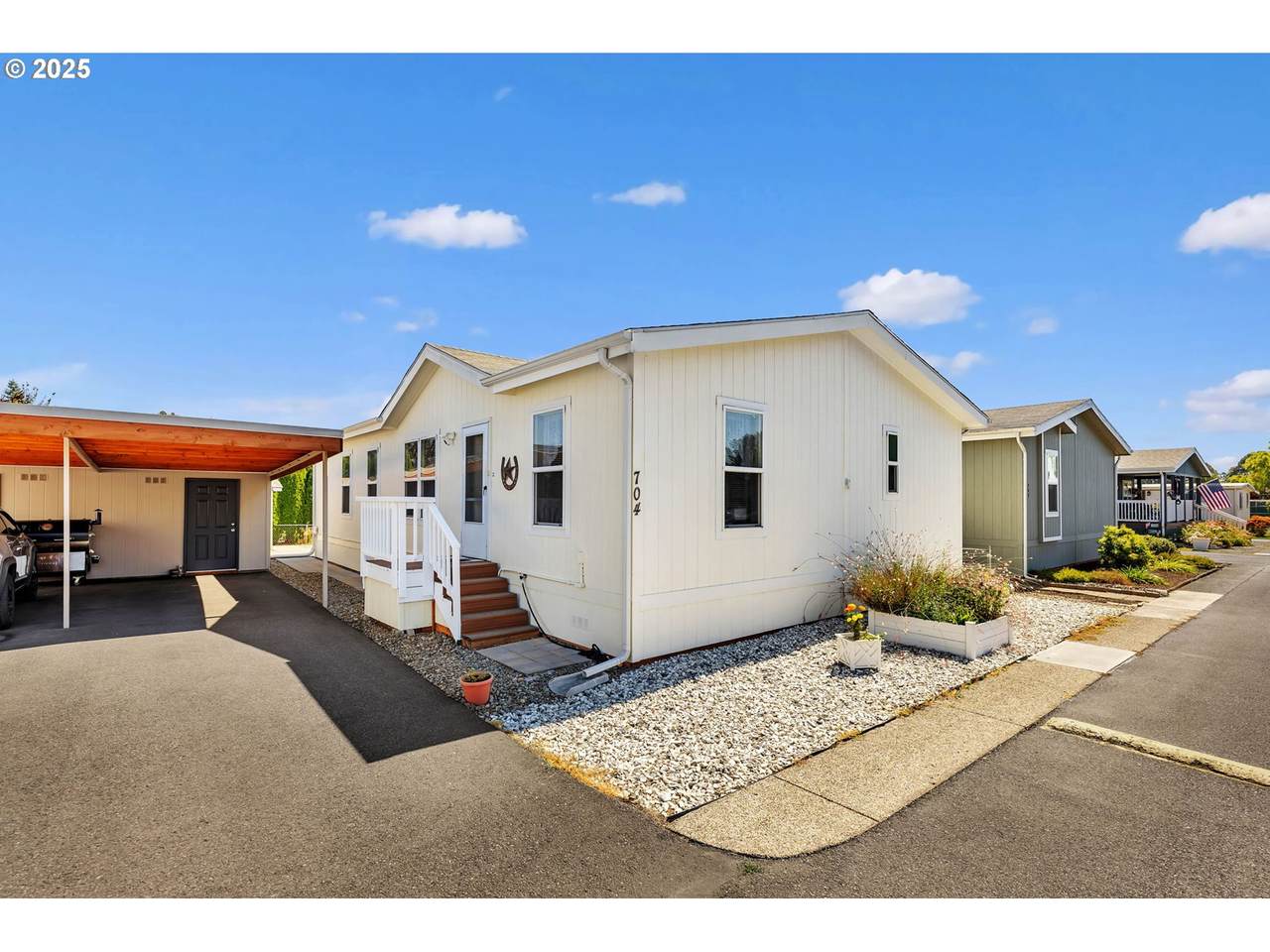 300 7TH Ave - Photo 1