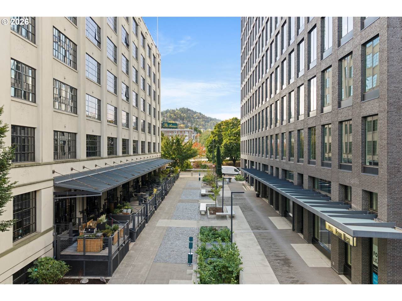 1400 Irving St - Photo 1