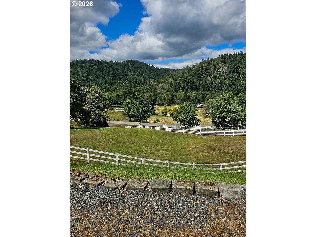 https://bt-photos.global.ssl.fastly.net/portland/1280_boomver_1_467999836-2.jpg