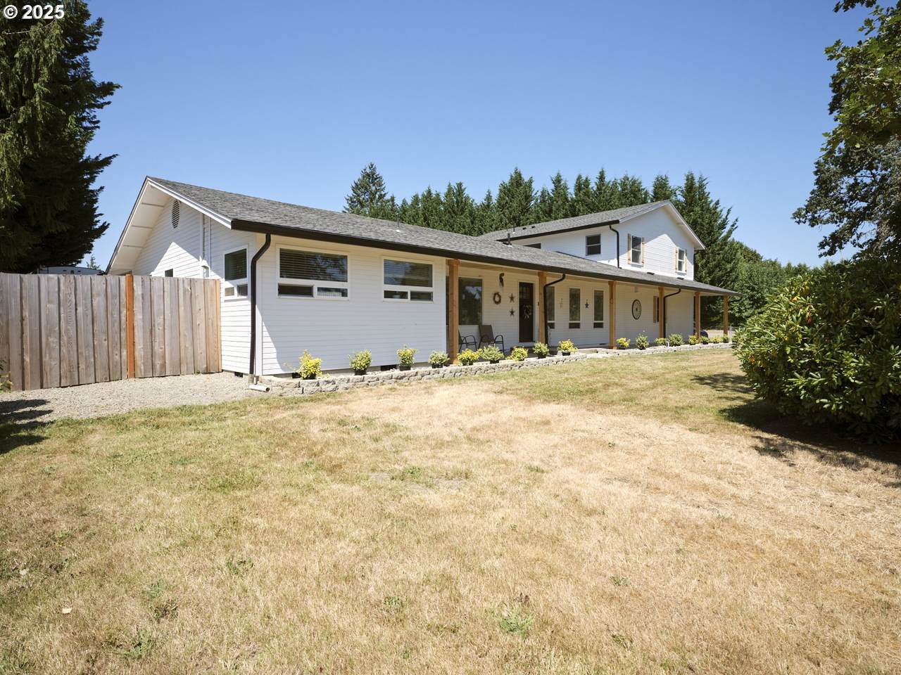 15418 172ND Ave - Photo 1