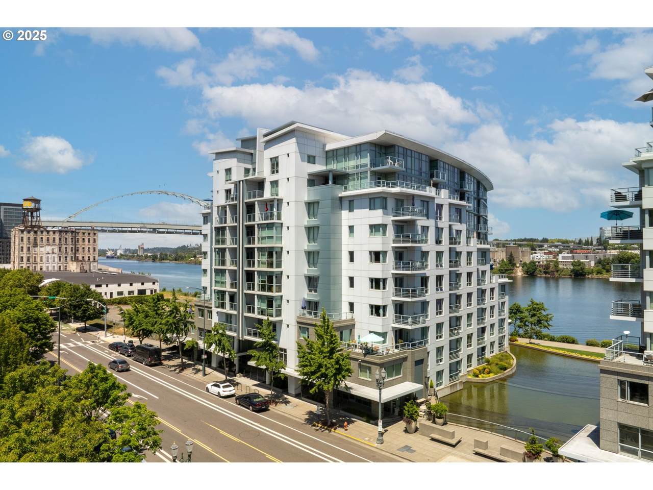 1310 Naito Pkwy - Photo 1