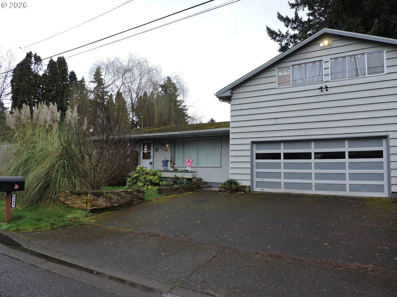 9200 Sagert St - Photo 1