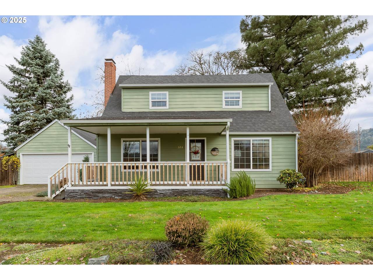 523 Broccoli St - Photo 1