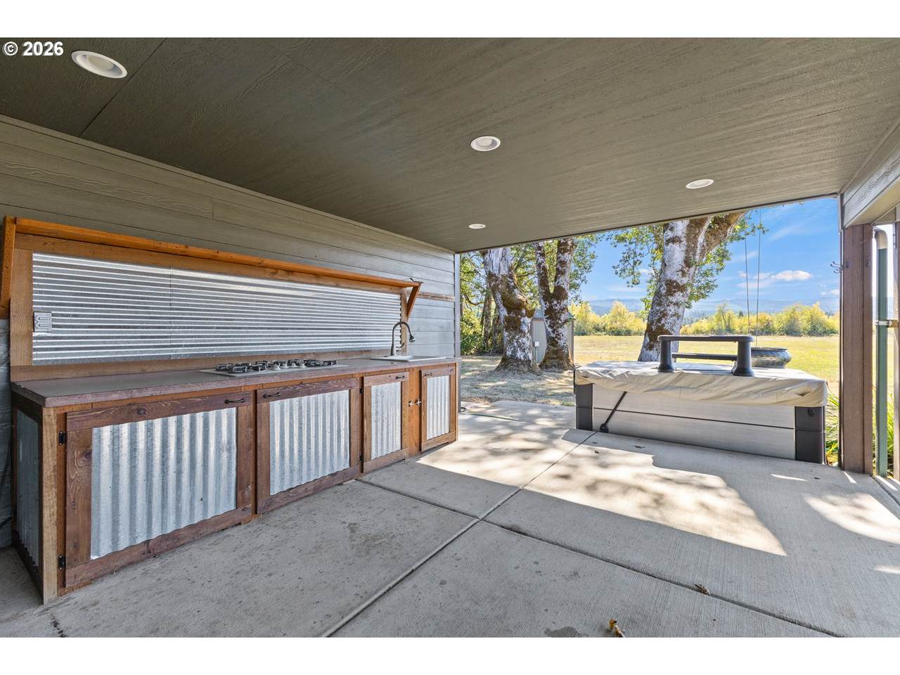https://bt-photos.global.ssl.fastly.net/portland/1280_boomver_1_474159970-2.jpg