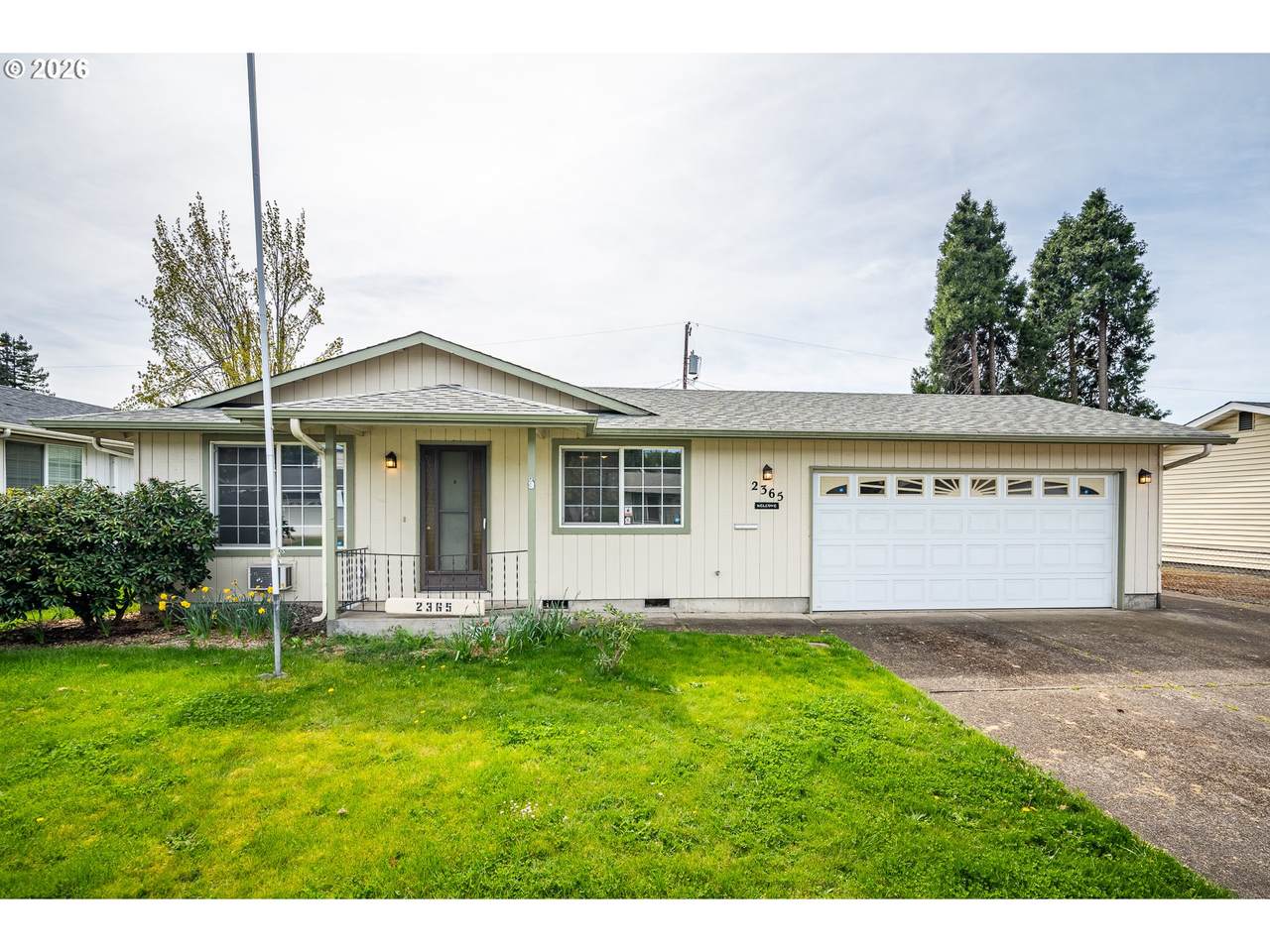 2365 L St - Photo 1