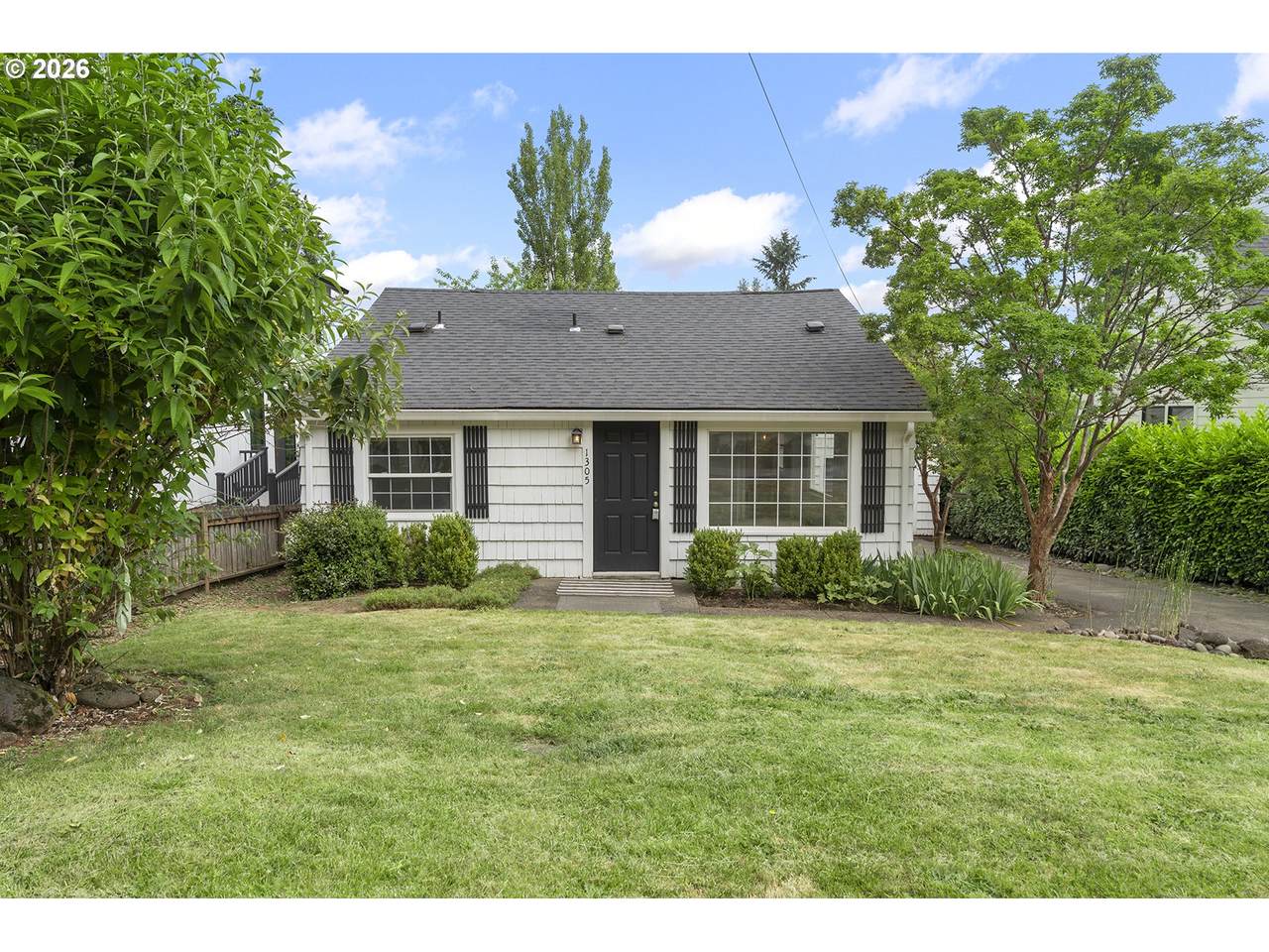 1305 Spruce St - Photo 1