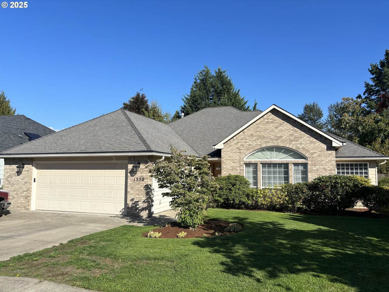 1350 Hidden Creek Dr - Photo 1