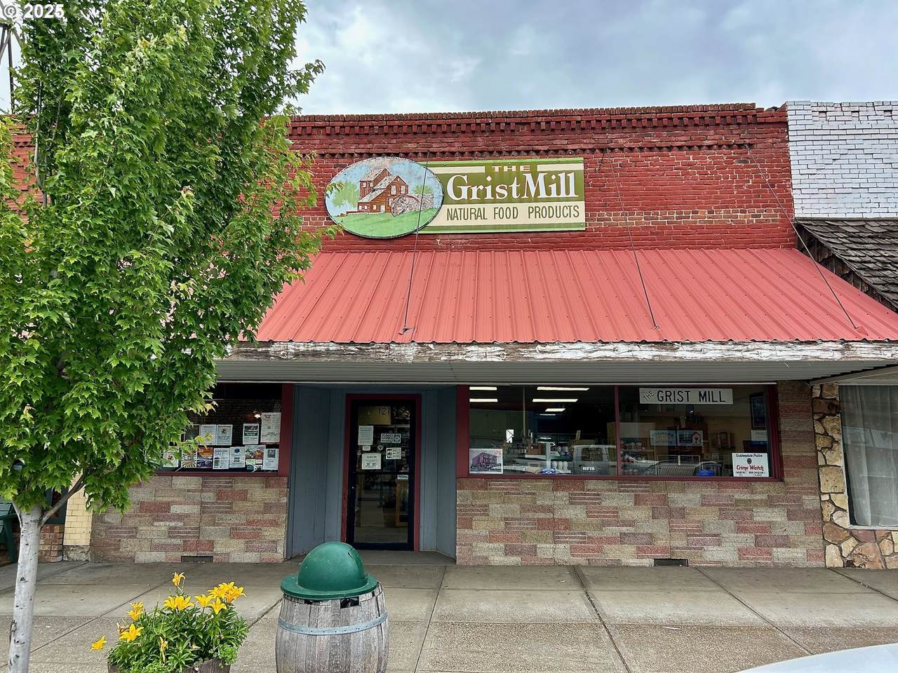 121 Main St - Photo 1