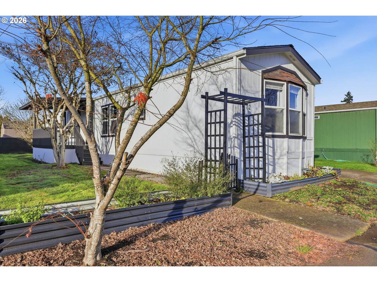 301 Columbia Dr - Photo 1