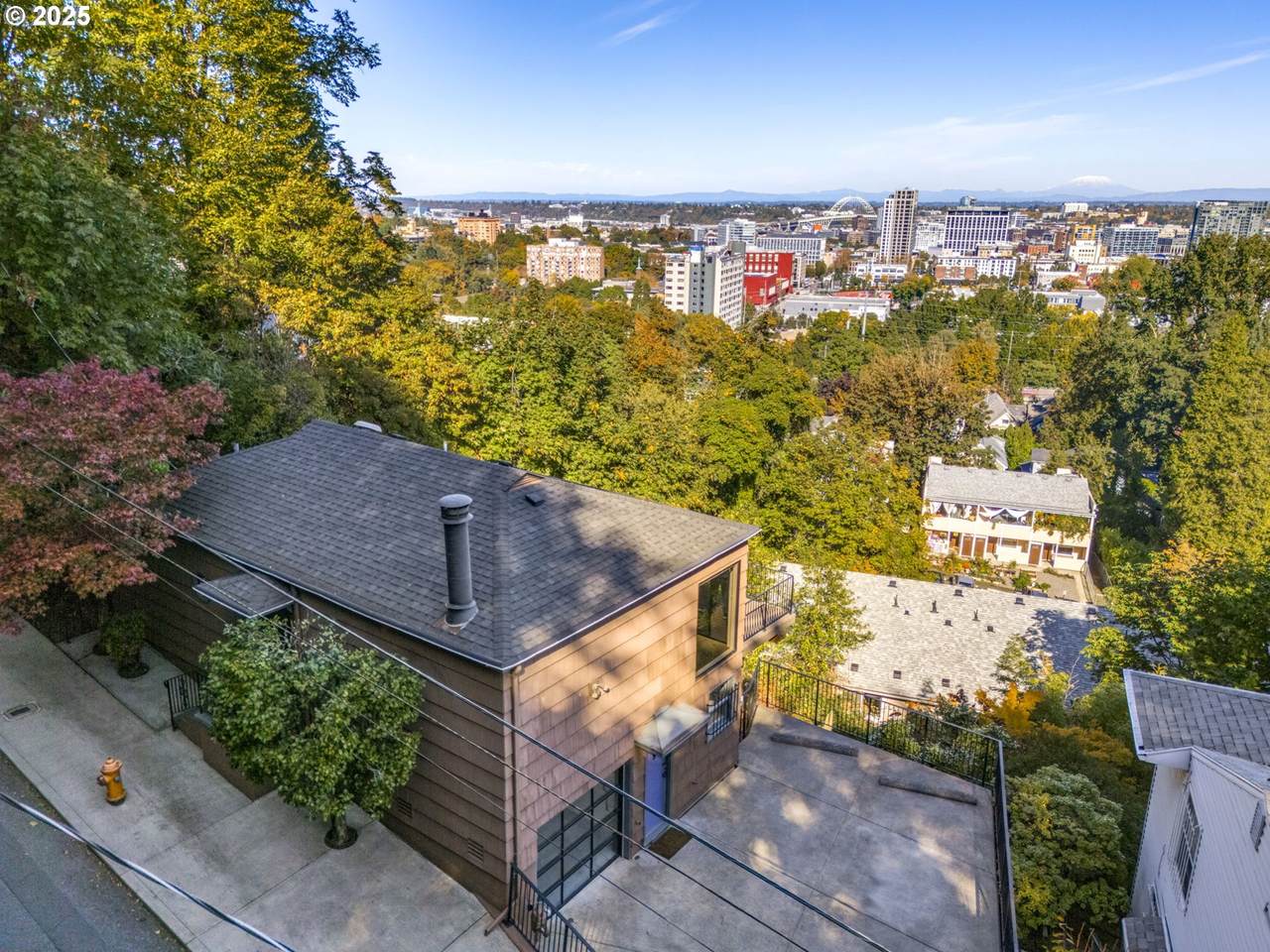 1515 Upper Hall St - Photo 1