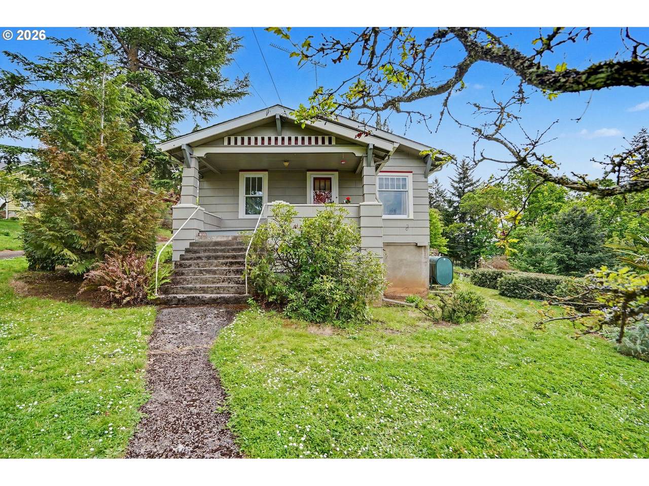 700 Oak St - Photo 1