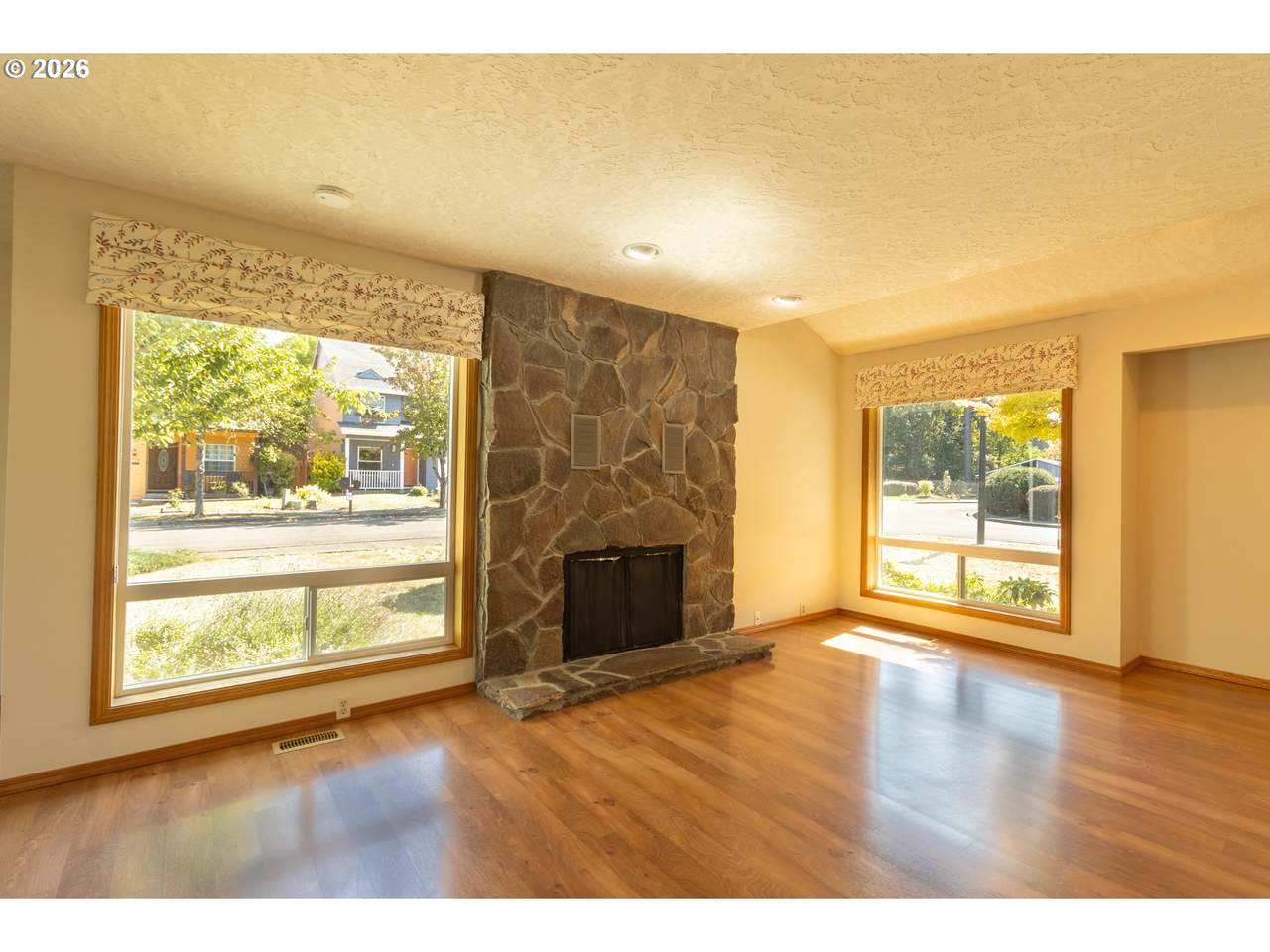 https://bt-photos.global.ssl.fastly.net/portland/1280_boomver_1_486305749-2.jpg