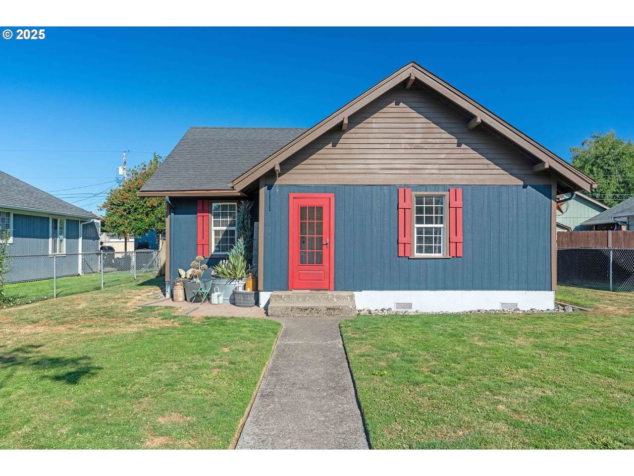 627 15TH Ave - Photo 1