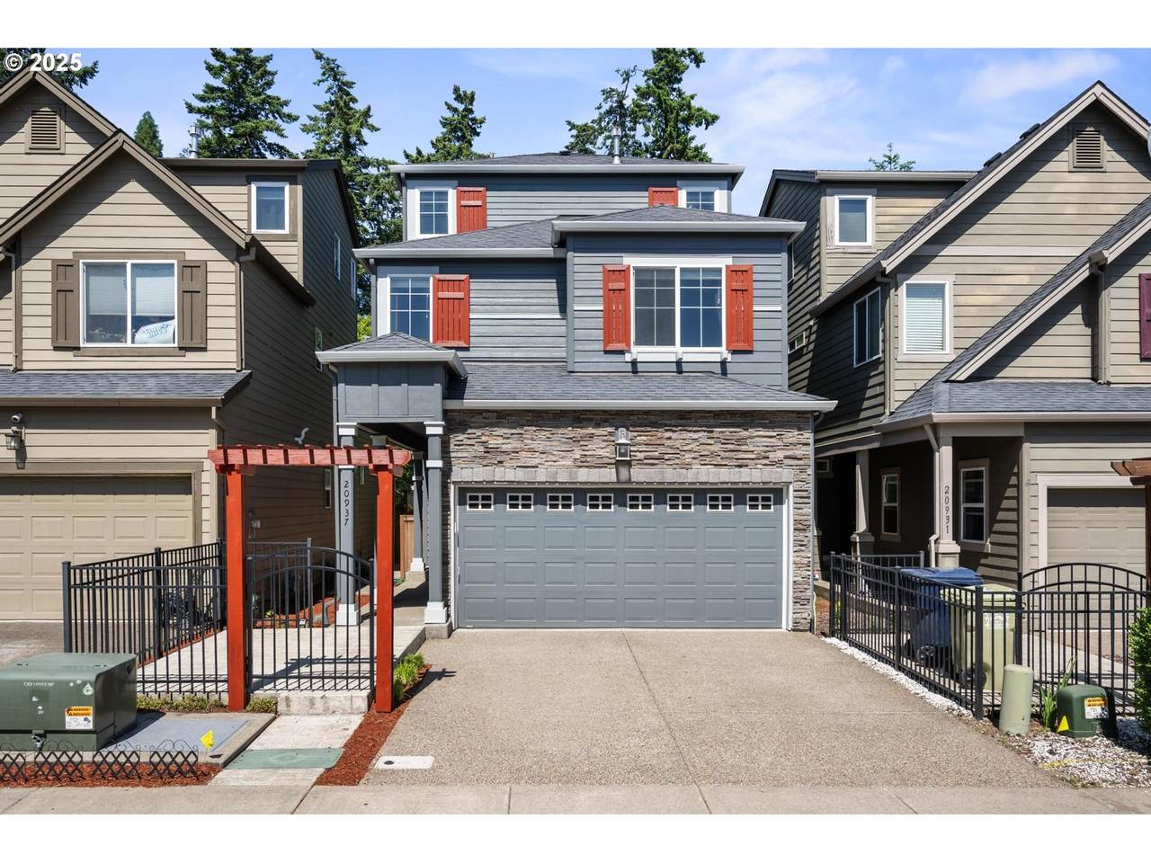 20937 Edgemont St - Photo 1