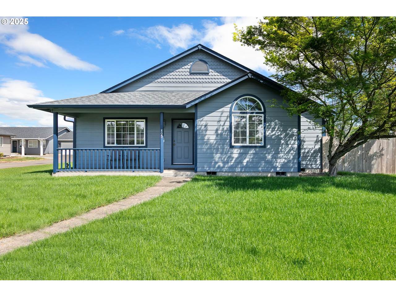 805 Echo Hollow Rd - Photo 1