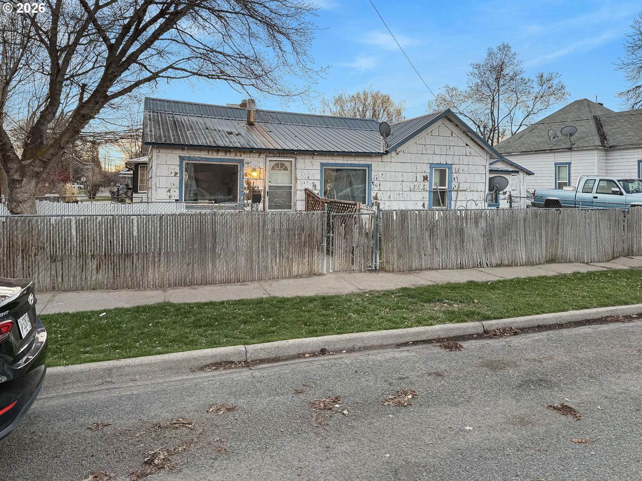 2536 5TH St - Photo 1