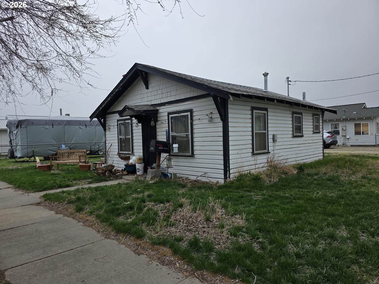 3002 Campbell St - Photo 1