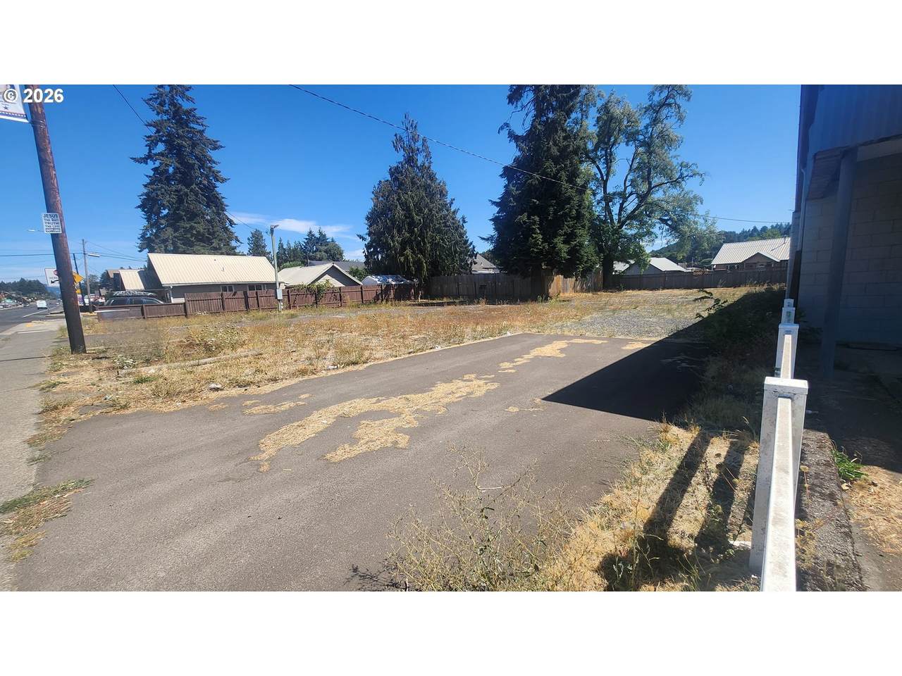 2123 Main St - Photo 1