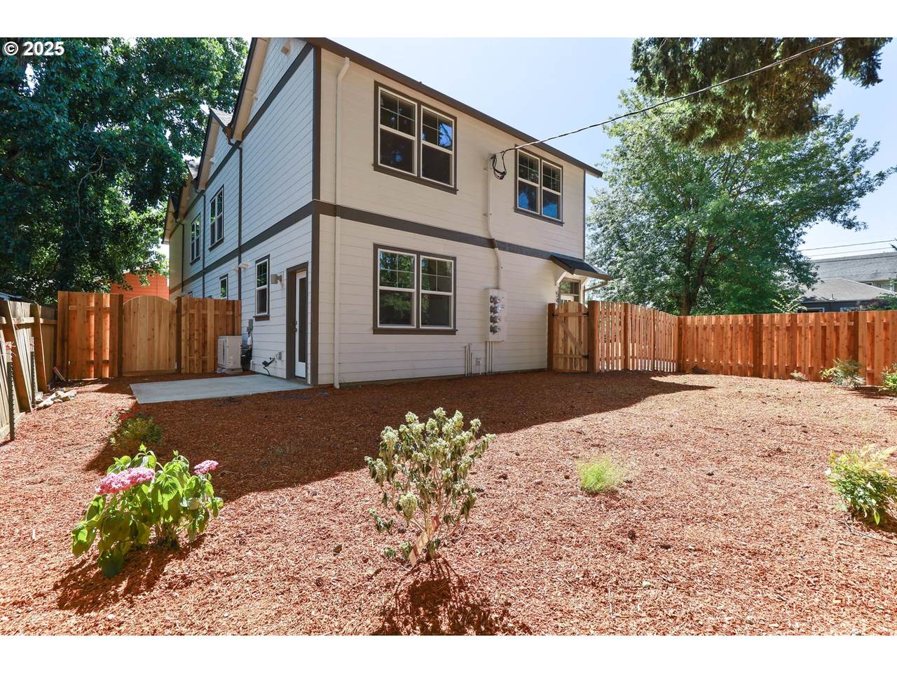 5477 Fessenden St - Photo 1