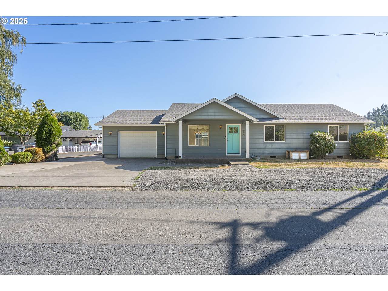 307 Flower Ln - Photo 1