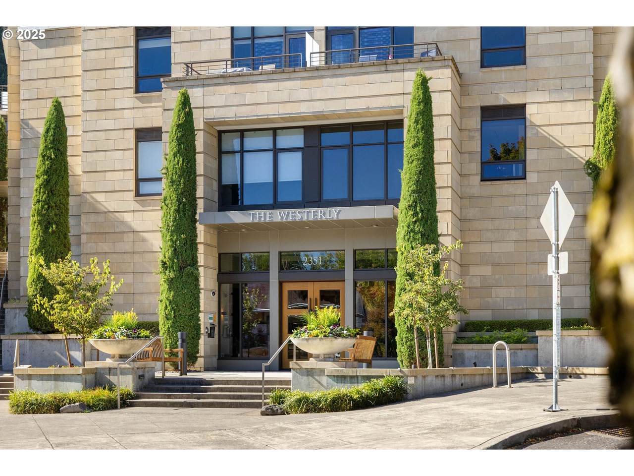 2351 Westover Rd - Photo 1