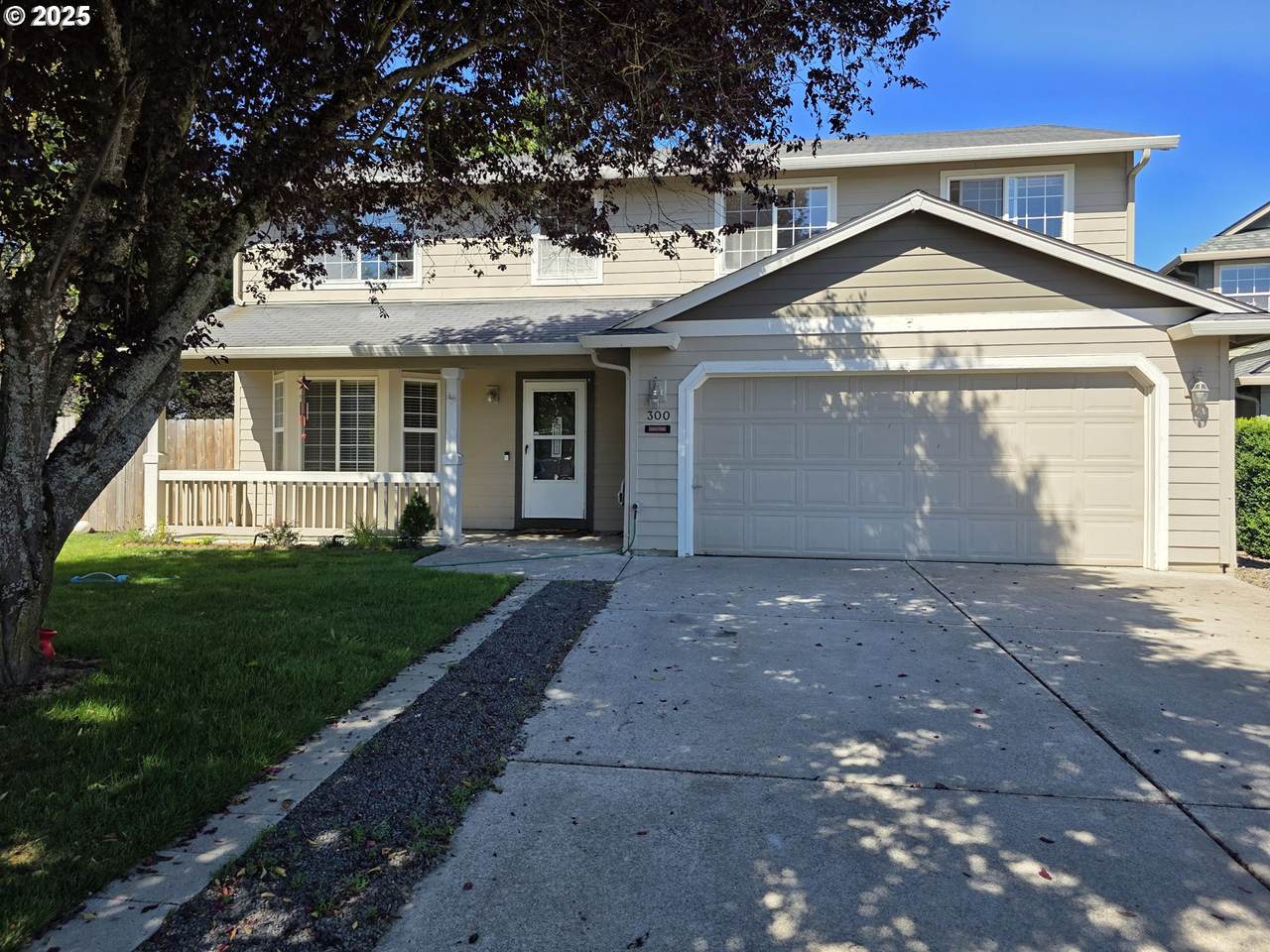 300 12TH St - Photo 1