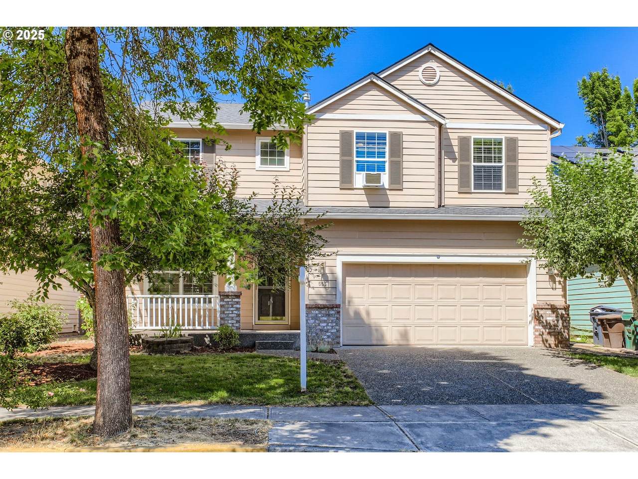 555 Hertel St - Photo 1