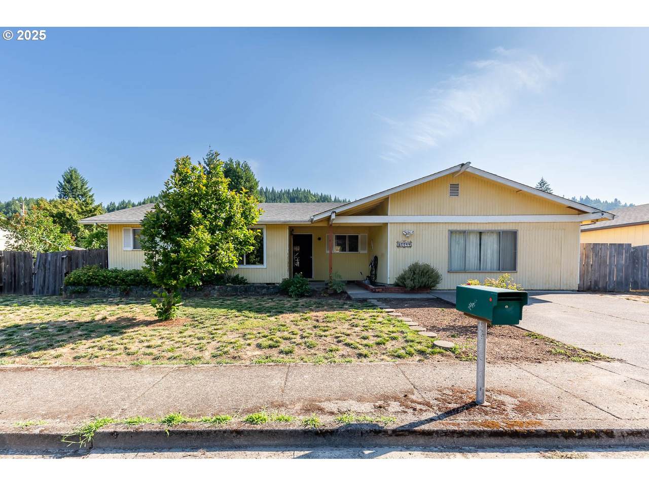 47711 Commercial St - Photo 1