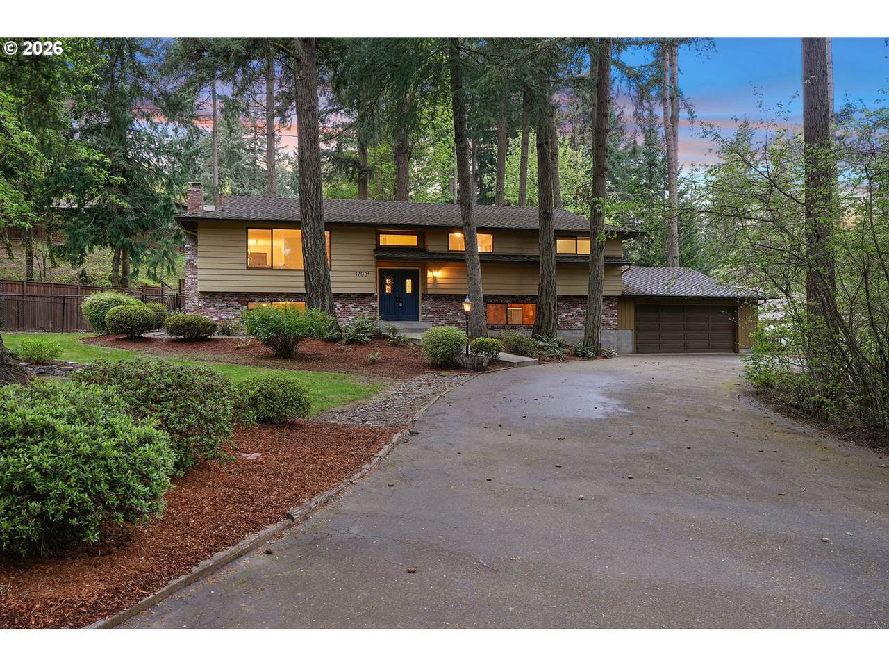 https://bt-photos.global.ssl.fastly.net/portland/1280_boomver_1_508613338-2.jpg