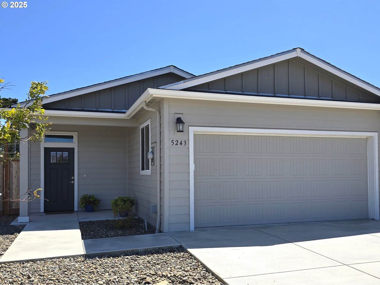 5243 Nopal St - Photo 1
