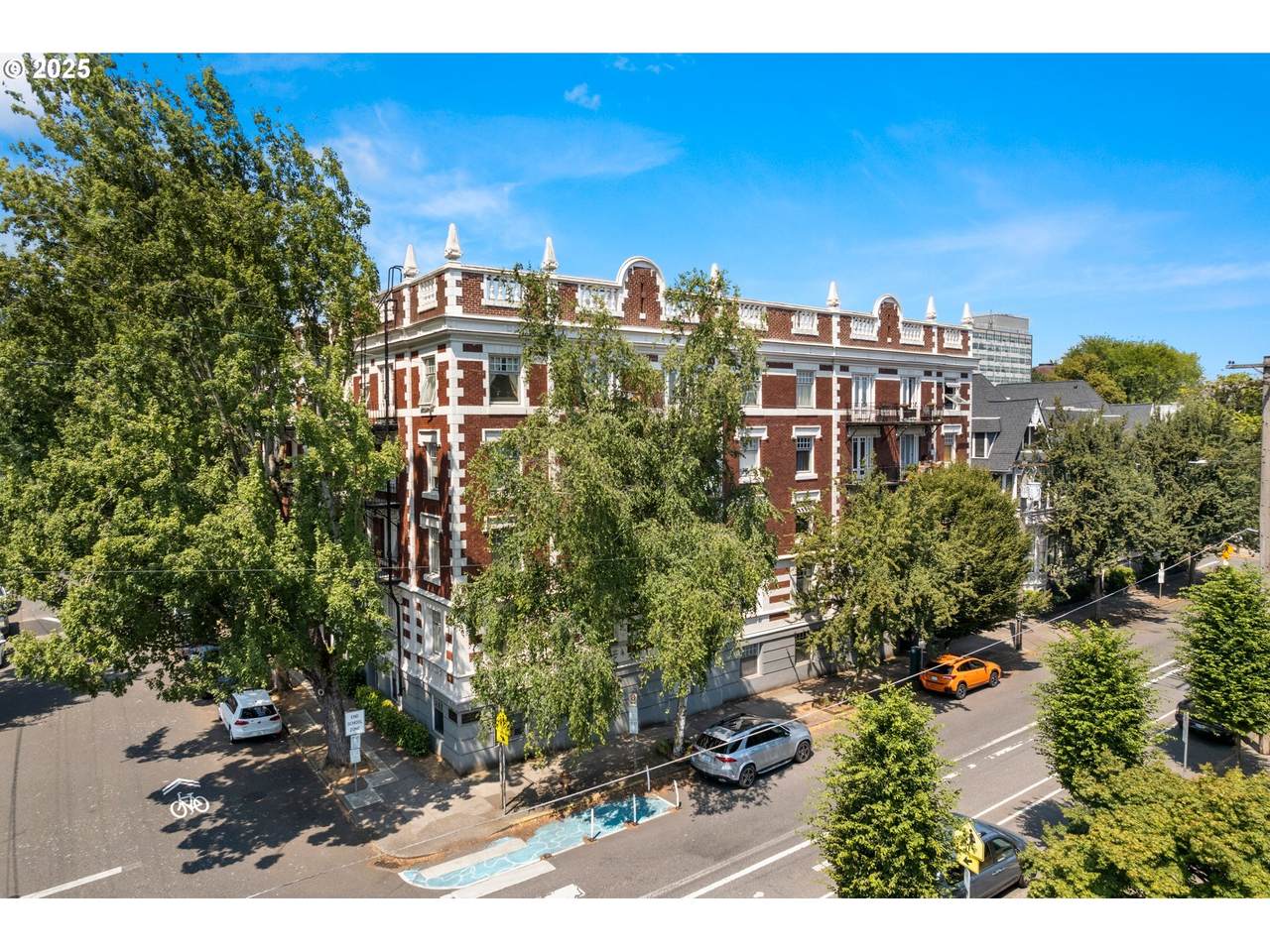 1811 Couch St - Photo 1