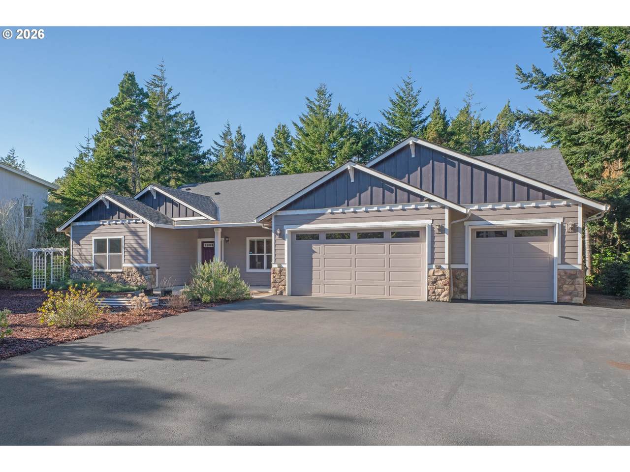 https://bt-photos.global.ssl.fastly.net/portland/1280_boomver_1_512994174-2.jpg