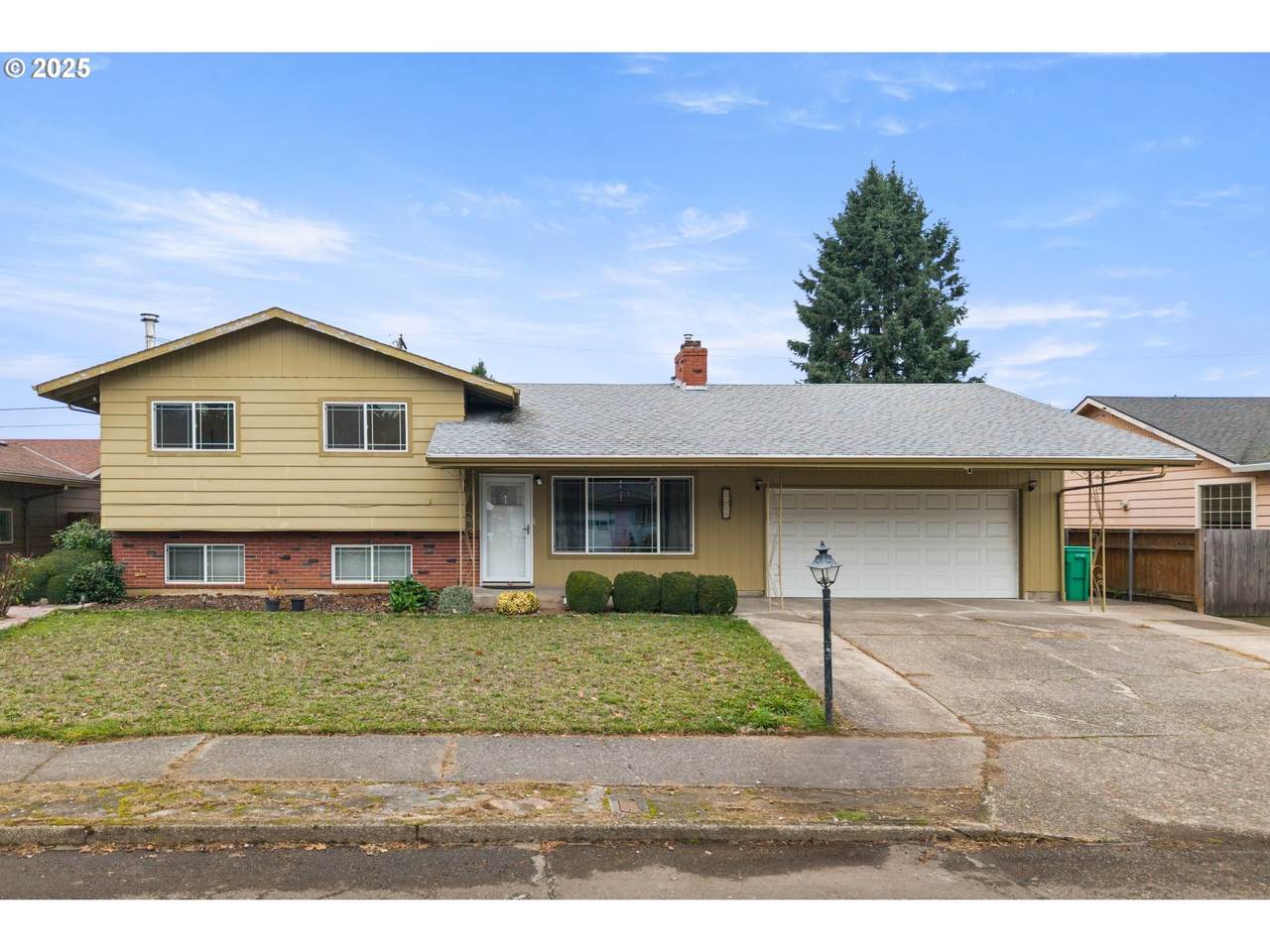 17705 Multnomah Dr - Photo 1